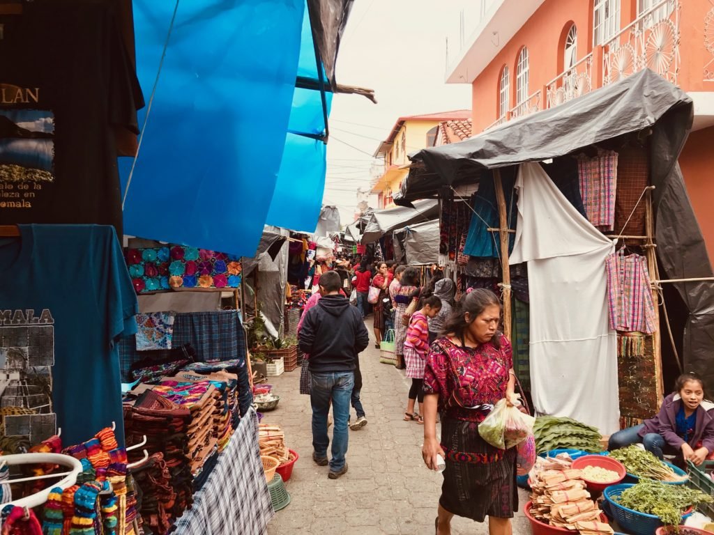 Marché de Chichicastenango - Guatemala - avecmonsac Marché de Chichicastenango - Guatemala - avecmonsac